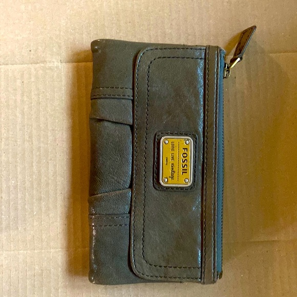 Fossil Emory clutch/wallet - Picture 1 of 3